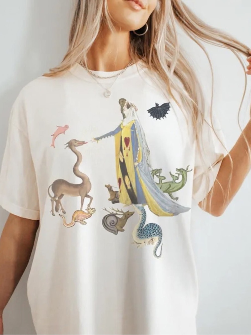 Vintage Cream Animal Graphic Tee with Illustrated Reptile & Wildlife Motif